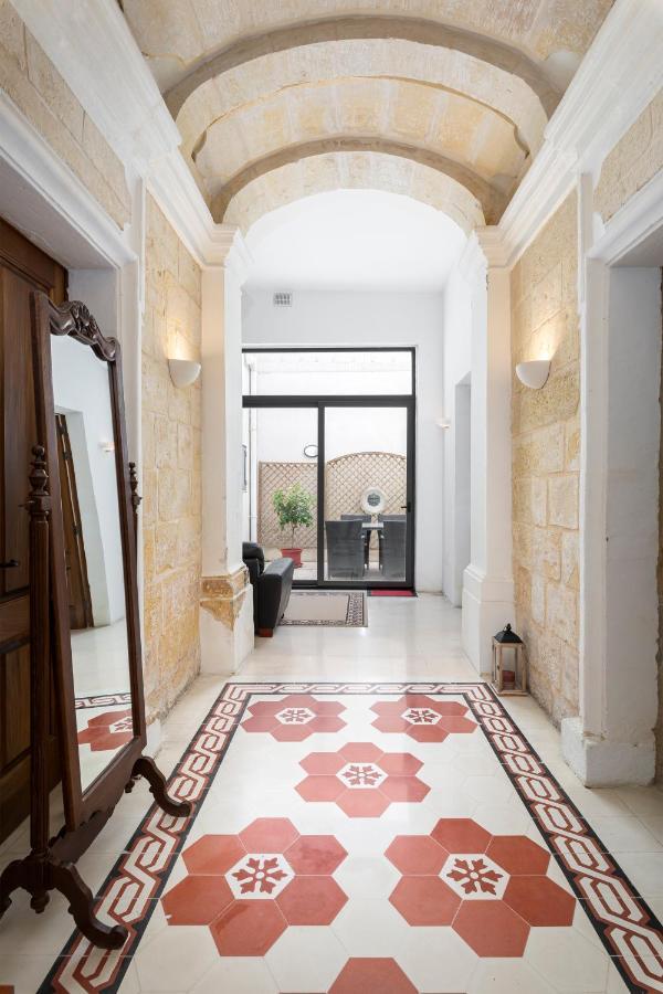 Traditional & Modern Maltese Townhouse - Rooftop Terrace And Sea Views, Close To Birgu Waterfront Cospicua Eksteriør bilde