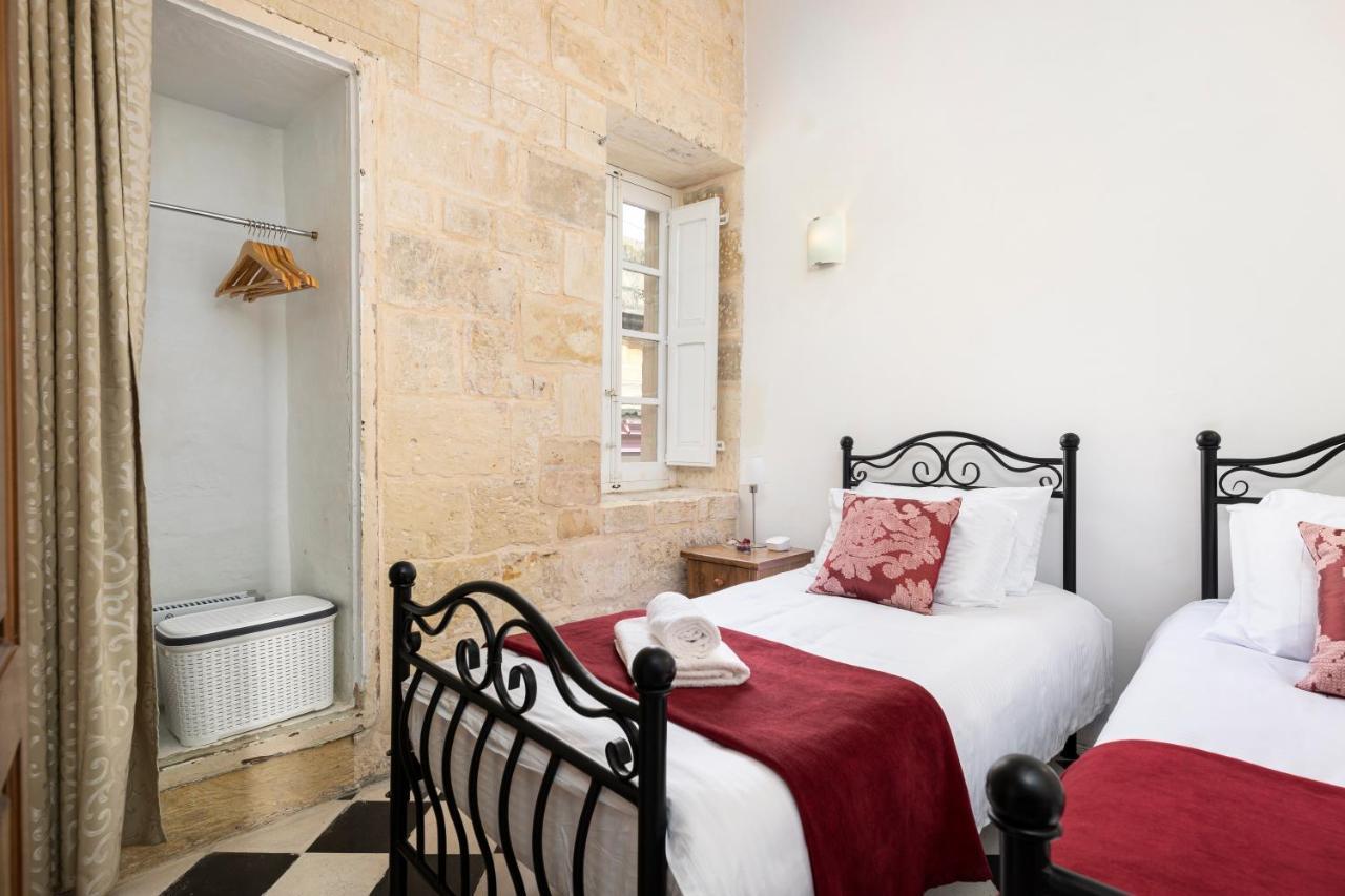 Traditional & Modern Maltese Townhouse - Rooftop Terrace And Sea Views, Close To Birgu Waterfront Cospicua Eksteriør bilde