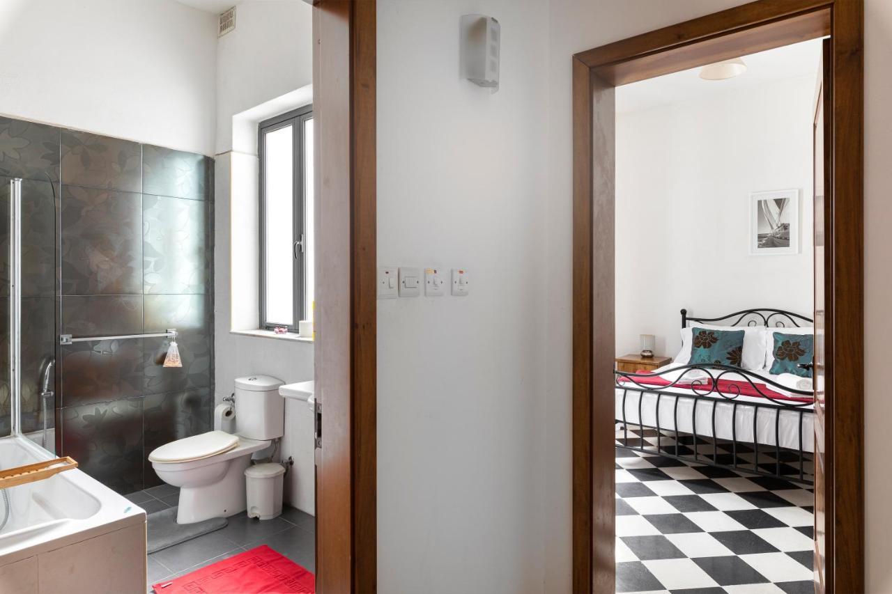 Traditional & Modern Maltese Townhouse - Rooftop Terrace And Sea Views, Close To Birgu Waterfront Cospicua Eksteriør bilde
