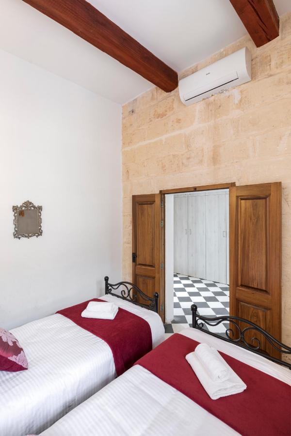 Traditional & Modern Maltese Townhouse - Rooftop Terrace And Sea Views, Close To Birgu Waterfront Cospicua Eksteriør bilde