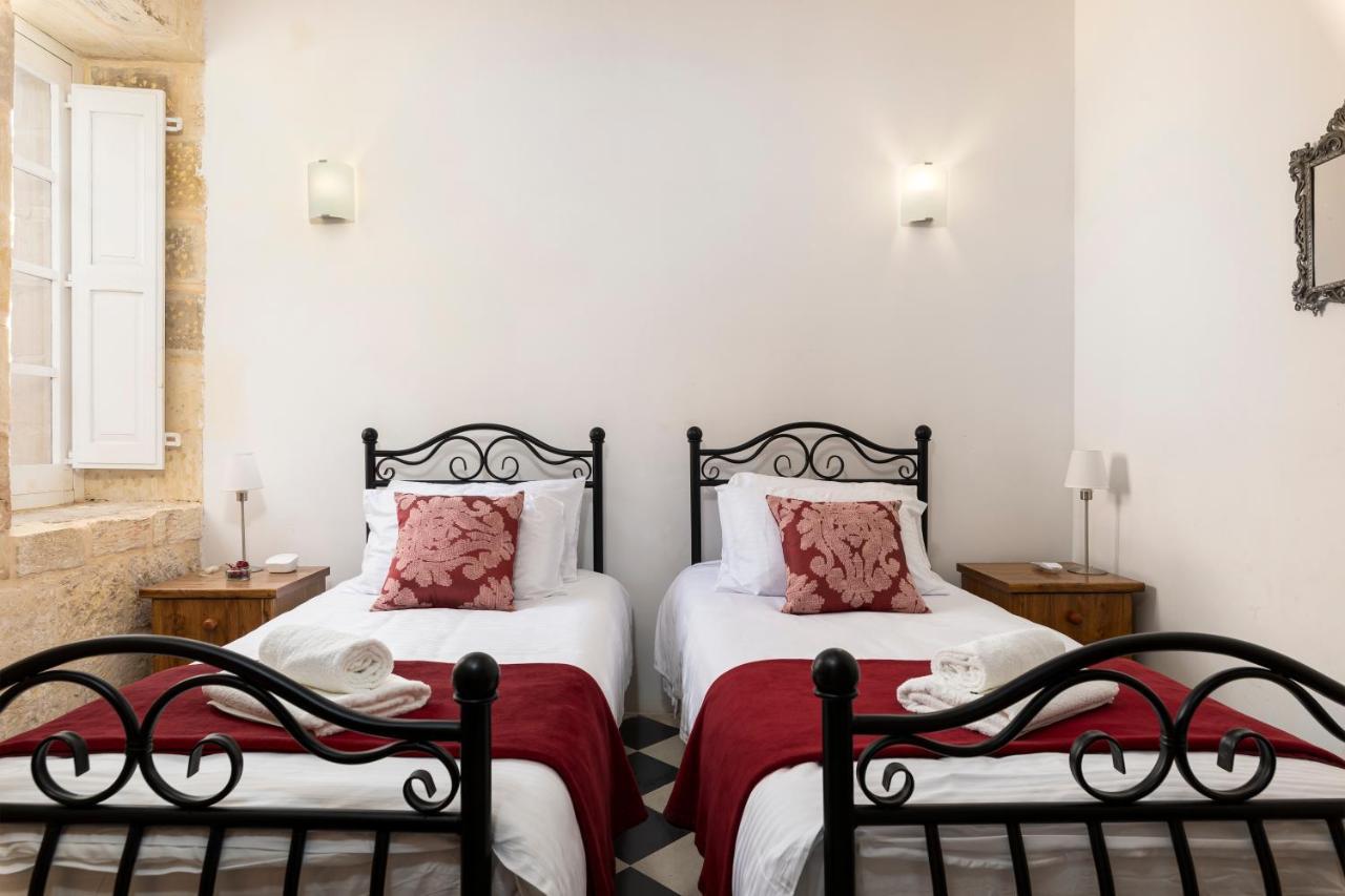 Traditional & Modern Maltese Townhouse - Rooftop Terrace And Sea Views, Close To Birgu Waterfront Cospicua Eksteriør bilde